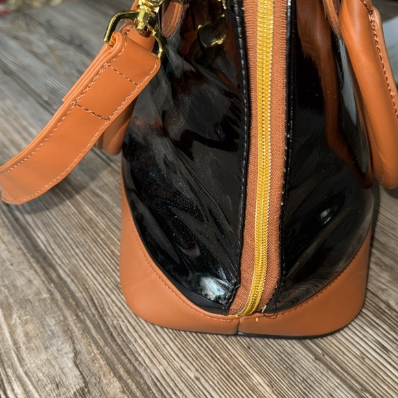 Iman purse Elegant Black Tan Handbag pvc large removable strap - Picture 3 of 6